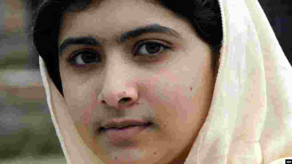 Foto e Malala Yousafzai, e b&euml;r&euml; n&euml; mars t&euml; vitit 2012 n&euml; Islamabad...