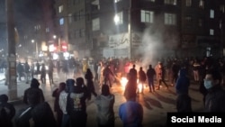 Proteste pe 8 ianuarie 2026, la Karaj, oraș aflat în apropiere de Teheran.