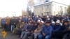 “Кыргызмунайгаздын” ишчилери митингге чыкты