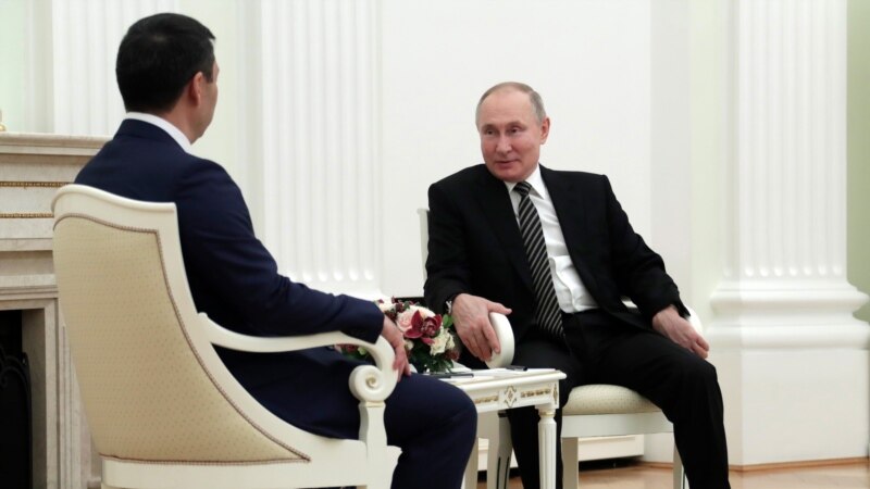Во время встречи с Жапаровым Путин поднял вопрос о статусе русского языка в Кыргызстане