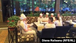 Protest împotriva majorării TVA în sectorul HoReCa, organizat de Asociația Națională a Restaurantelor și a Localurilor de Agrement. Chișinău, 12 august 2019