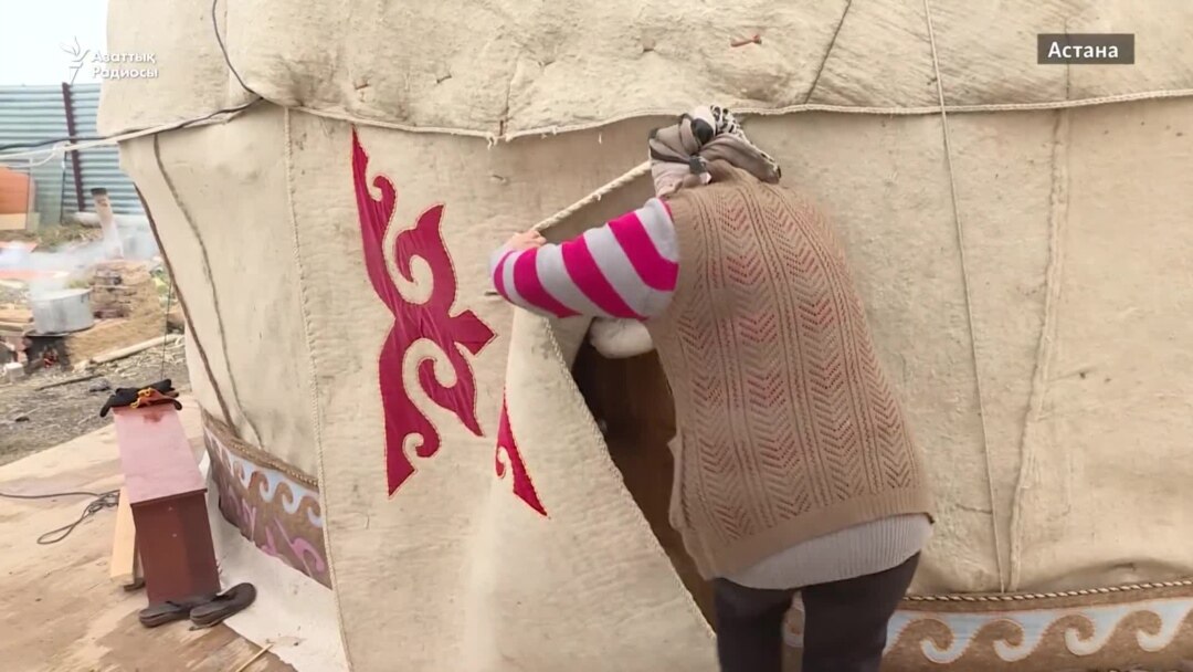 Үйдегі нағыз жалаңаш отбасы