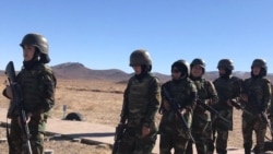 شماری از سربازان زن در ارتش افغانستان در جریان تمرینات نظامی