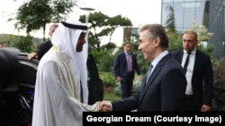 შეიხ მოჰამედ ბინ ზაიედ ალ ნაჰაიანი (მარცხნივ) და ბიძინა ივანიშვილი.