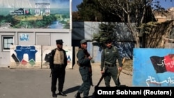 پولیس پس از حمله بر پوهنتون کابل ساحه را محاصره کرده است.