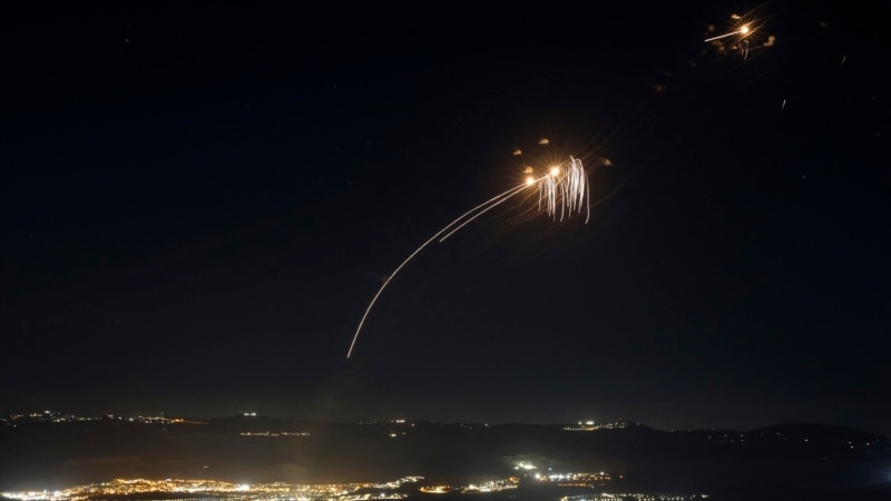 «Хезболла» ночью выпустила десятки ракет по северу Израиля – израильская армия