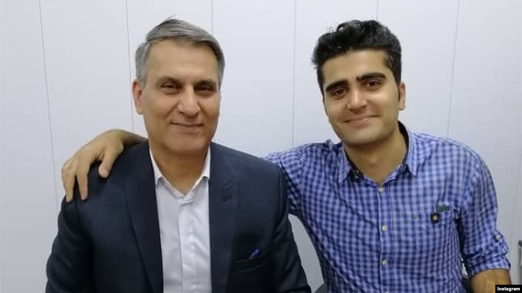 تصویری از منوچهر بختیاری در کنار فرزندش، پویا بختیاری