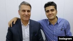 منوچهر بختیاری در کنار فرزندش، پویا بختیاری