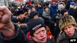 Алексей Навальный тарафдарларының протест чарасы (архив фотосы)