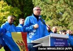 Renato Usatîi nule-a spus simpatizanților săi cu cine să voteze în turul doi al prezidențialelor, care va avea loc pe 3 noiembrie.