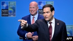 Američki državni sekretar Marko Rubio razgovara sa novinarima posle sastanka ministara spoljnih poslova NATO-a u Helsingborgu, Švedska, 22. maj 2026.
