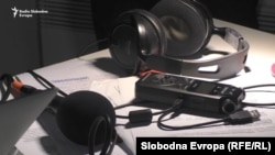 Za radio je potrebno par kablova i laptop