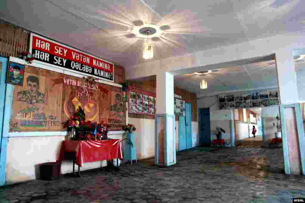 Ucqarlarda bəzi məktəblər #33