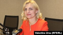 Valentina Casian în studioul Europei Libere