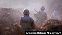 Группа армянских военных в районе боестолкновений, 14 июля