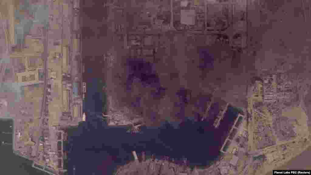 Luka Bandar Abbas, na južnoj obali Irana, snimljena 26. februara i 2. marta.