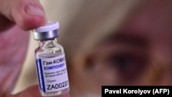 Vaksina ruse kundër koronavirusit.