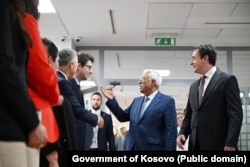 Costa dhe Kurti në ndërtesën e Qeverisë së Kosovës.