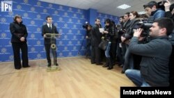 Граждане, косвенно или прямо связанные с «Грузинской мечтой», опрашиваются в столь же массовом порядке на предмет их причастности к политической коррупции