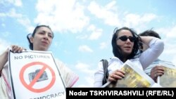 Акция протеста журналистов у МВД Грузии, 11 июля 2011 г.