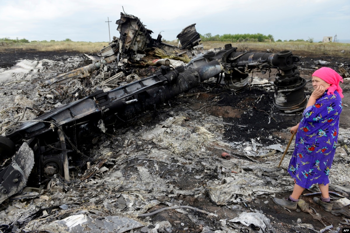 oi5.ru: Когда боевики на Донбассе заявили, что сбили военный самолет Украины», им оказался МН17 Когда боевики на Донбассе заявили, что сбили военный самолет Украины», им оказался МН17