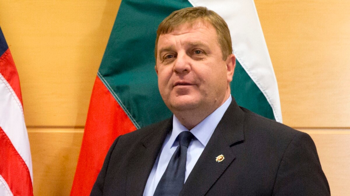 Каракачанов също с евтин имот и несъответствия в имотната декларация