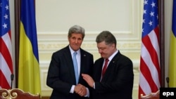 Джон Керри и Петр Порошенко. Киев, 5 февраля