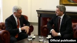 Британскиот министер за Европа и Америка Сер Алан Данкан и македонскиот претседател Ѓорѓе Иванов 