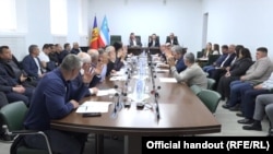 Deputații Adunării Populare votează declarația adresată autorităților de la Chișinău privind alegerile din autonomia găgăuză, Comrat, 22 aprilie 2026