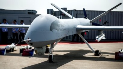 Русия купува военни стоки от Китай дронове каски и