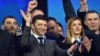 Actorul de comedie Volodimir Zelenski se bucură de scorul obţinut la alegerile prezidenţiale