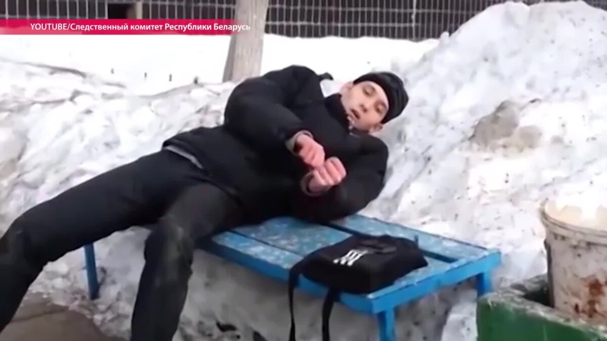 под спайсом на лавочке под спайсом на лавочке