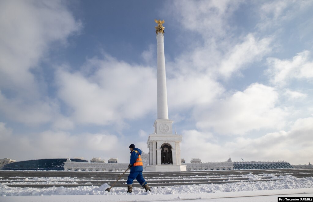 Монумент «Казах ели». Нур-Султан, 16 ноября 2020 года.