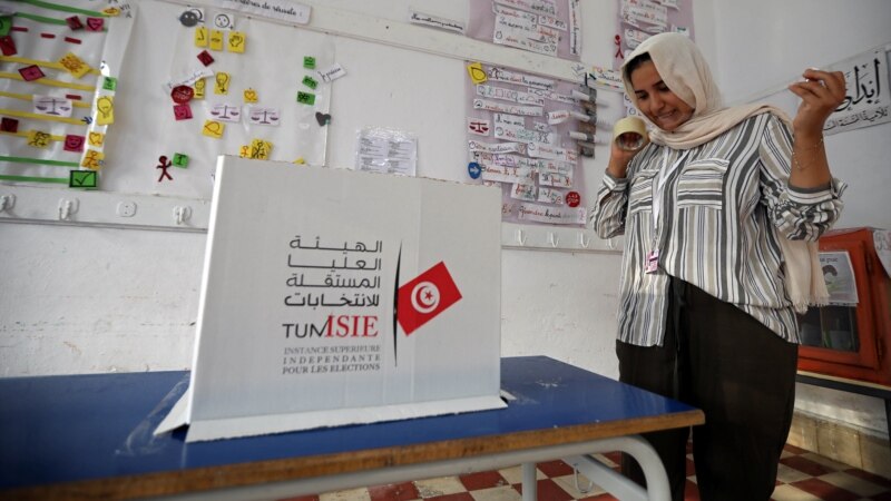 Тунисте президенттик шайлоо өтүп жатат
