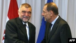 Predsjednik Hrvatske Stjepan Mesić i posebni izaslanik za vanjsku politiku i sigurnost EU Javier Solana prilikom jednog od susreta u Bruxellesu.