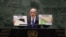 Premierul israelian Benjamin Netanyahu ține două hărți în timp ce vorbește în timpul celei de-a 79-a sesiuni a Adunării Generale a Națiunilor Unite la sediul Națiunilor Unite din New York, pe 27 septembrie 2024.