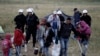 یونان تخلیه هزاران پناهجو از اردوگاه ایدومنی را آغاز کرد 