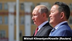 Russian President Vladimir Putin (left) and Mongolian President Khaltmaagiin Battulga in Ulan Bator on Mongolia on September 3. 