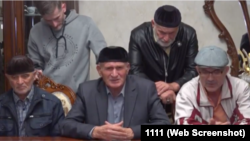 Скриншот видеообращения членов семьи Ахмеда Закаева