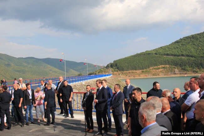 Presidenti Vuçiq gjatë adresimit për media në Liqenin e Ujmanit
