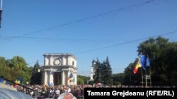 Палатки в центре Кишинева. 4 октября, 2015 года.