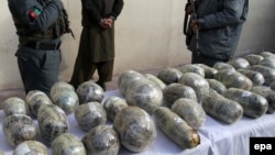 Աֆղանստանի ոստիկանության կողմից հայտնաբերված և առգրավված ափիոն, արխիվ