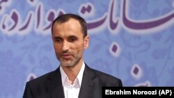 وکیل حمید بقایی می‌گوید: دادیار دیوان عالی کشور گفته که در مورد ماجرای «ارزهای سپاه و دانشگاه ایرانیان» هیچ تخلف و جرمی واقع نشده است