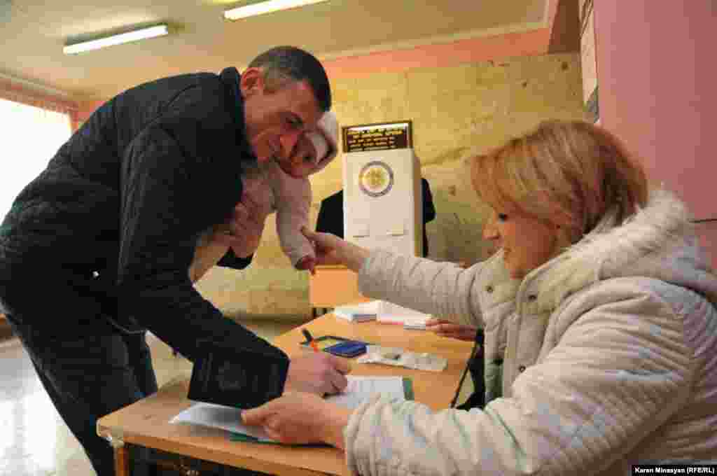 Armenia -- Presidential elections, 18Feb2013