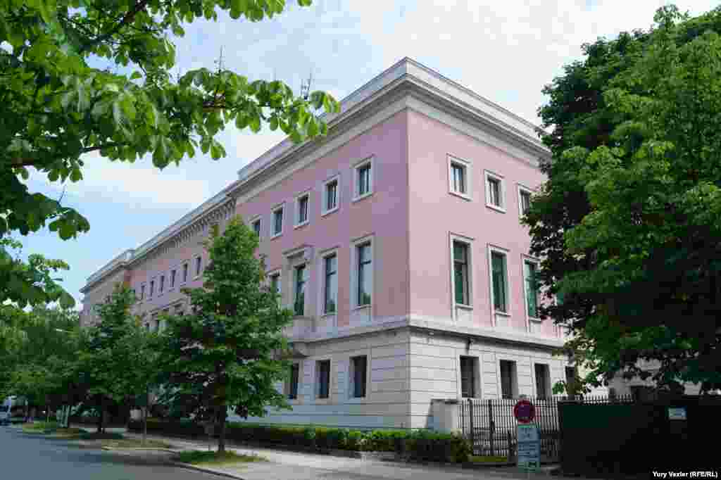 Здание посольства Италии.