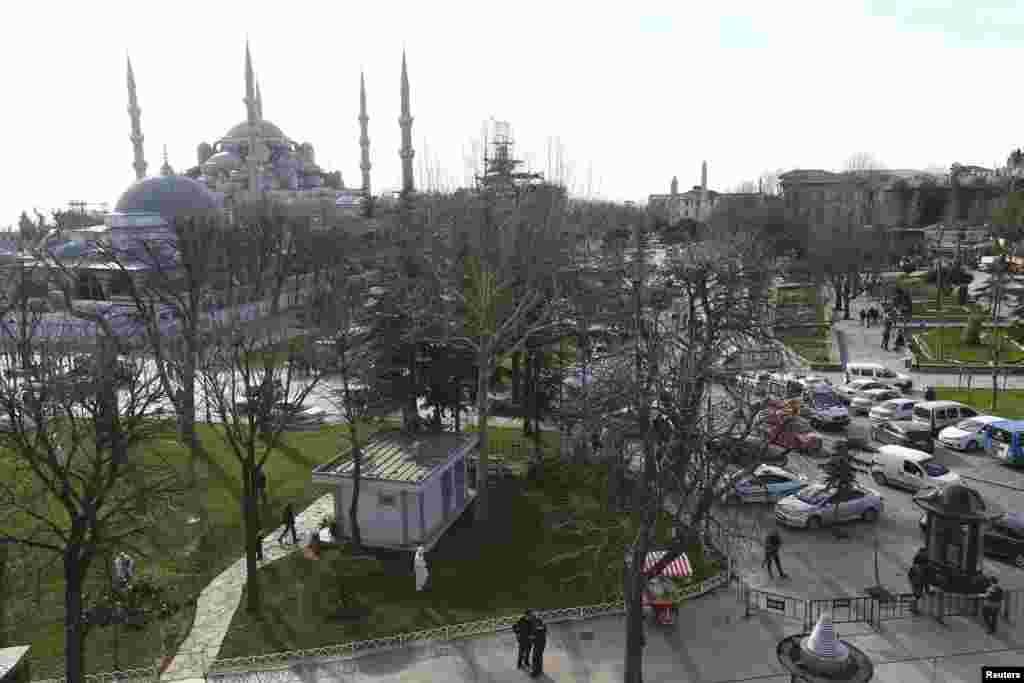 The area where the blast occurred is near Istanbul&#39;s main sightseeing area and includes the Topkapi Palace, Hagia Sophia, and the Blue Mosque.