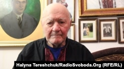 «За героїзм, виявлений у боротьбі за незалежність України, визначні особисті заслуги у становленні Української державності, багаторічну плідну громадську діяльність»