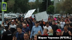 Митинг против повышения цен на топливо в Иркутске