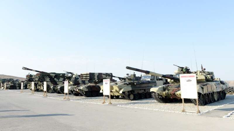 Баку опровергает информацию о передвижении военной техники