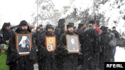 Skup podrške vladiki Artemiju ispred Patrijaršije u Beogradu, 13. februara, Foto: Vesna Anđić